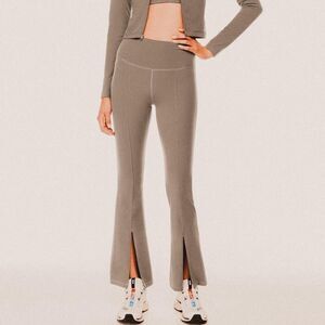 Aritzia TNA Butter™ Atmosphere Hi-Rise Split Flare Leggings Green XL athleisure